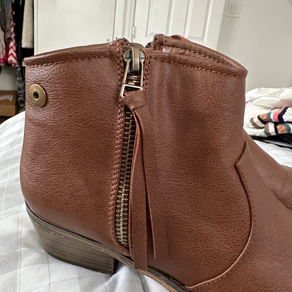 Brown booties - Picture 2 of 4